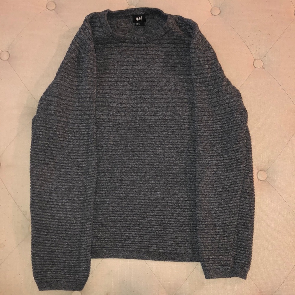 H&M Textured Stripe Pattern | Gray Sweater